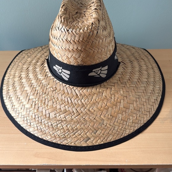 Large Straw Hat made in Mexico - Picture 2 of 6